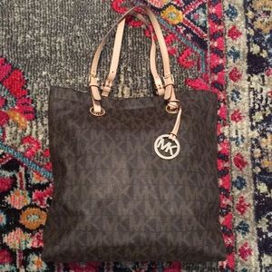Michael Kors Jet Set Large Tote